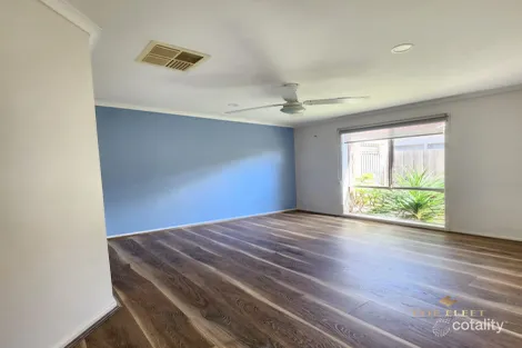 Property photo of 28 Alfred Park Drive Tarneit VIC 3029
