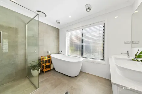 Property photo of 18 Glen Eagles Crescent Terrigal NSW 2260