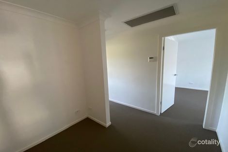 Property photo of 37 Highland Close Macquarie Links NSW 2565
