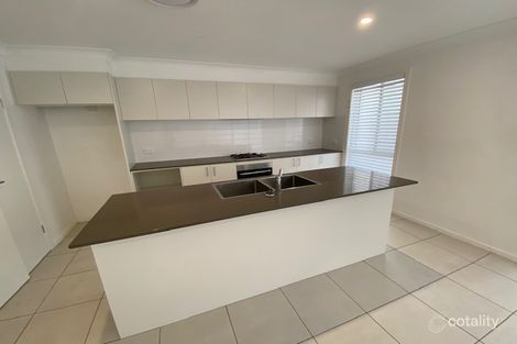 Property photo of 37 Highland Close Macquarie Links NSW 2565