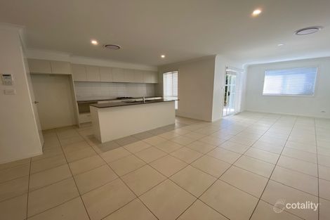 Property photo of 37 Highland Close Macquarie Links NSW 2565