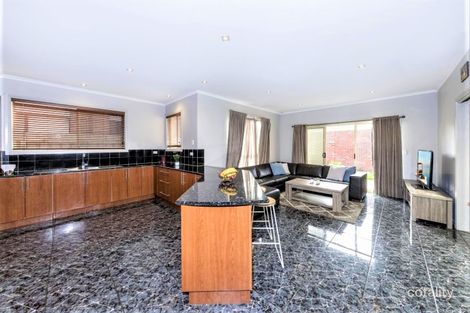 Property photo of 18 Watersedge Way Roxburgh Park VIC 3064