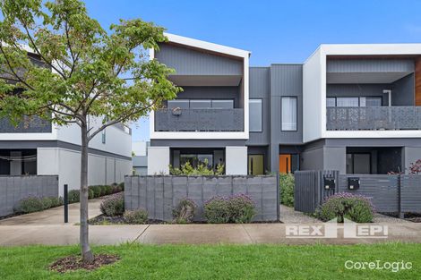 Property photo of 32 Spirit Boulevard Cranbourne East VIC 3977