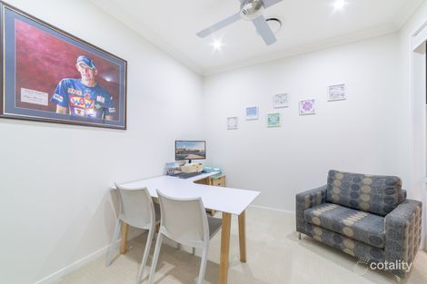 Property photo of 8 Rhodium Crescent Hope Island QLD 4212