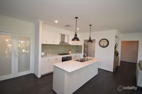 Property photo of 16 Syrenka Turn Halls Head WA 6210