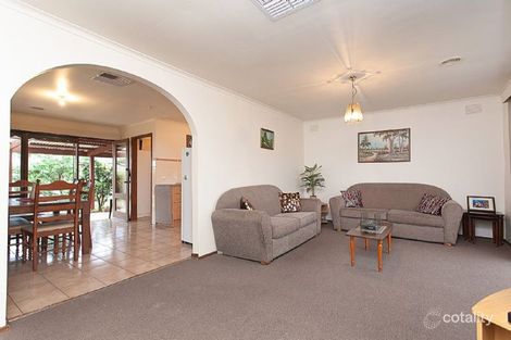 Property photo of 17 Angelique Grove Albanvale VIC 3021