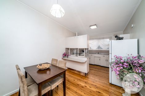 Property photo of 12 Huthwaite Street Mount Austin NSW 2650