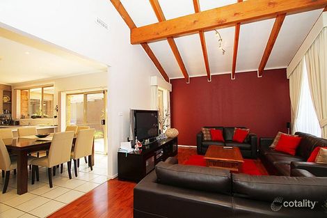 Property photo of 13 Timmins Court Mill Park VIC 3082