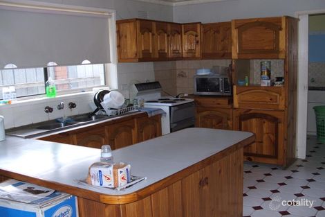 Property photo of 3 Pine Avenue North Shore VIC 3214