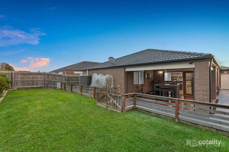 Property photo of 8 Caropepe Avenue Pakenham VIC 3810