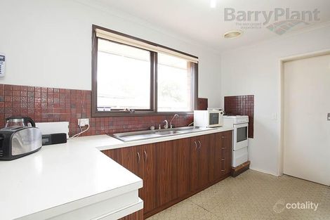 Property photo of 14 Balmoral Place Melton West VIC 3337