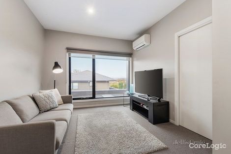 Property photo of 11 Evelyn Way St Helena VIC 3088