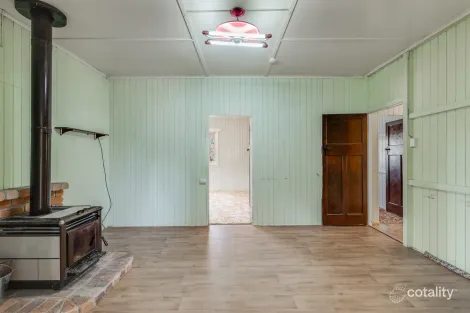 Property photo of 27 Jannusch Road Gowrie Mountain QLD 4350