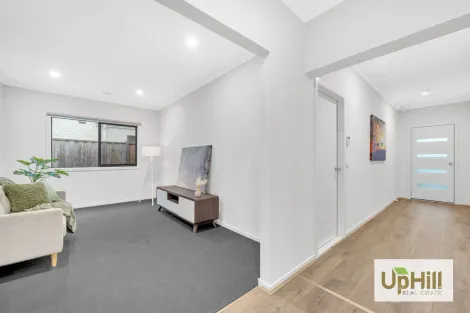 Property photo of 34 Trojan Crescent Clyde North VIC 3978