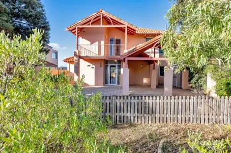 2 Ocean Point Cl, Port Kennedy, WA 6172