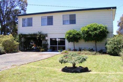 4 Holden Ct, St Leonards, VIC 3223