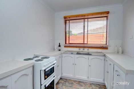 2/15 Webbcona Pde, Wendouree, VIC 3355