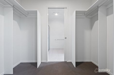 Property photo of 36 Bonhams Circuit Manor Lakes VIC 3024