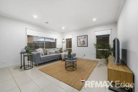 Property photo of 17 Semblance Drive Tarneit VIC 3029