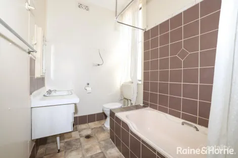 Property photo of 141 George Street Bathurst NSW 2795