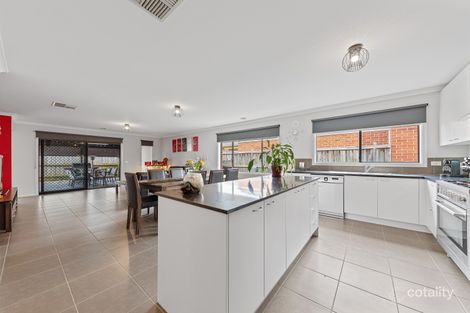 Property photo of 16 Fieldstone Crescent Cranbourne North VIC 3977