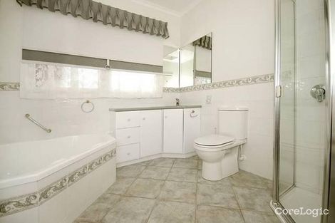 Property photo of 35 Peterleigh Grove Essendon VIC 3040