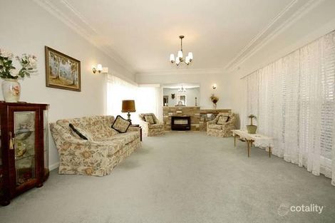 Property photo of 35 Peterleigh Grove Essendon VIC 3040