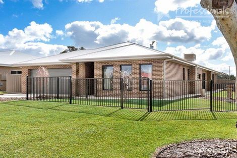 Property photo of 27 Gibson Street Boorooma NSW 2650