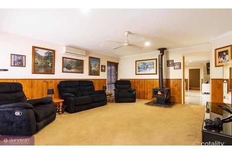 Property photo of 4 Captain Cook Close Skye VIC 3977