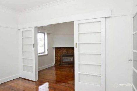 Property photo of 24 Shannon Avenue Hamlyn Heights VIC 3215