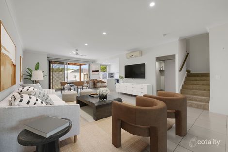 15/2 Waters Cl, Hope Island, QLD 4212