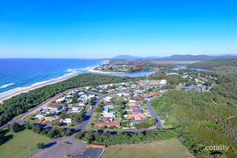 Property photo of 16 Aqua Crescent Lake Cathie NSW 2445