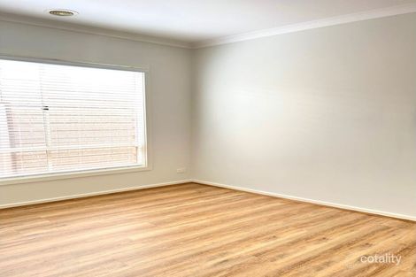 Property photo of 10 Wylie Circuit Burnside Heights VIC 3023