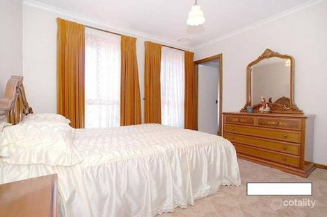 Property photo of 2 Cezanne Crescent Wheelers Hill VIC 3150