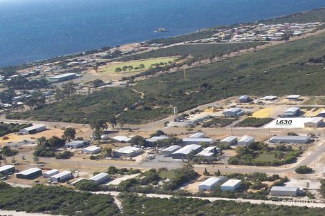 17 Lake St, Leeman, WA 6514