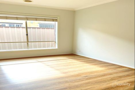 Property photo of 10 Wylie Circuit Burnside Heights VIC 3023