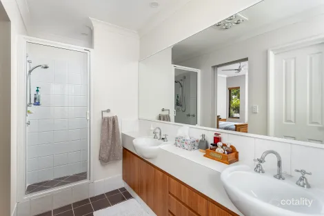 Property photo of 11 Friesian Grove Bovell WA 6280