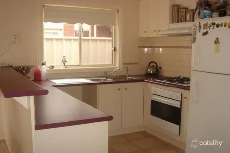 Property photo of 33 Willandra Loop Caroline Springs VIC 3023