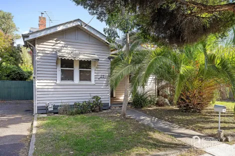32 Carpenter St, Quarry Hill, VIC 3550