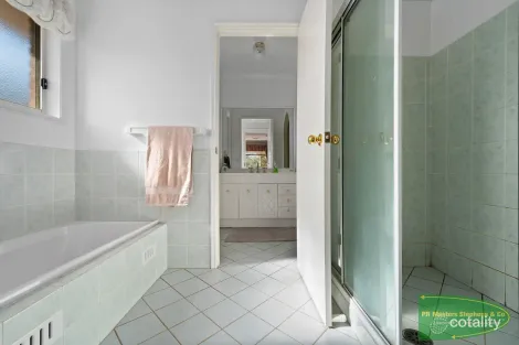 Property photo of 4 Finley Close Windradyne NSW 2795