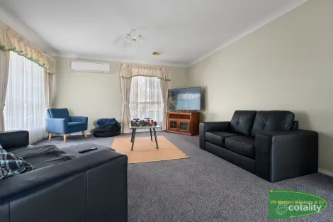 Property photo of 4 Finley Close Windradyne NSW 2795