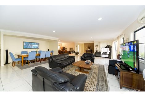 Property photo of 542 Oyster Cove Promenade Helensvale QLD 4212