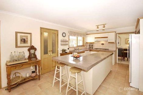 Property photo of 4 Wallara Close Doncaster East VIC 3109