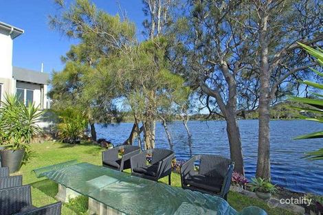 Property photo of 32 Ocean View Drive Wamberal NSW 2260