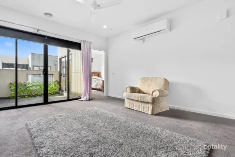 Property photo of 4 Push-Pea Way Cranbourne West VIC 3977