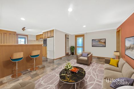 Property photo of 7 Van Court Narre Warren VIC 3805