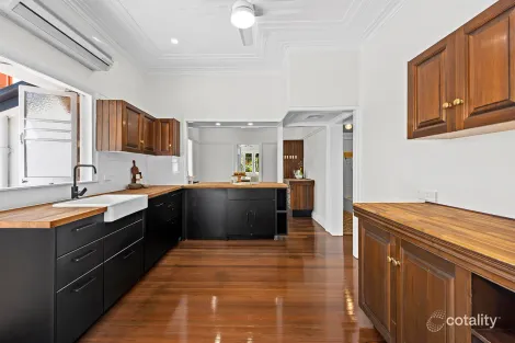 Property photo of 523 Cavendish Road Coorparoo QLD 4151