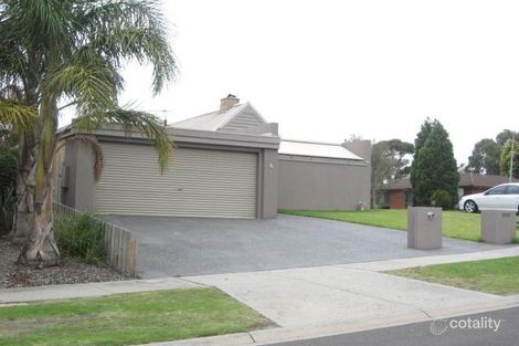 Property photo of 10 Finchley Court Endeavour Hills VIC 3802