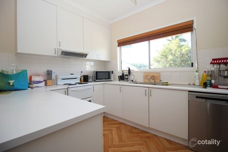 Property photo of 2 Thomas Place Emerald QLD 4720