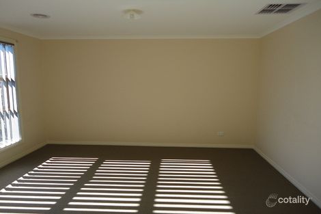 Property photo of 10 Friarbird Road South Morang VIC 3752
